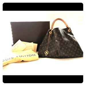 Authentic Louis Vuitton Artsy MM w/box bag papers